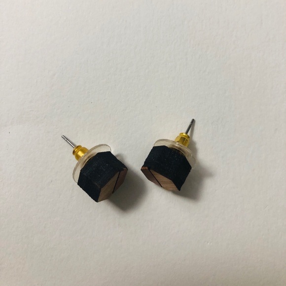 ⭐️Handmade⭐️ Laser Cut Hexagon Earrings - Picture 3 of 5